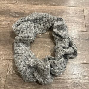 Aeropostale Cozy Gray Knit Infinity Scarf